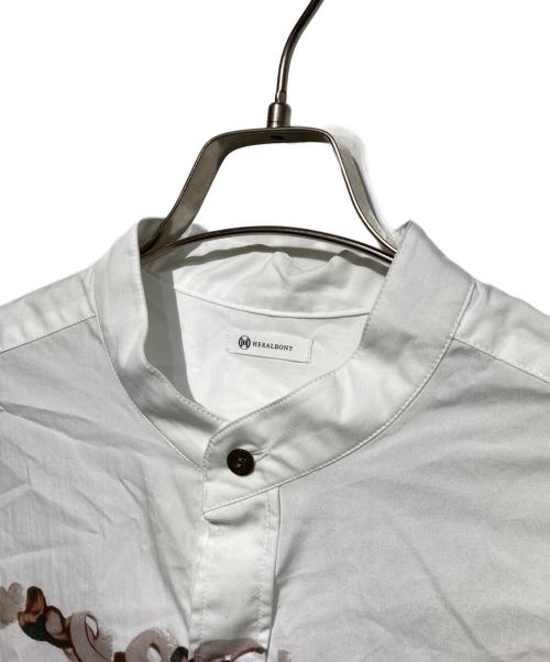 HERALBONY（ヘラルボニー）HERALBONY (ヘラルボニー) バンドカラーシャツ「brown brush-mm2025」 ホワイト サイズ:Lの古着・服飾アイテム