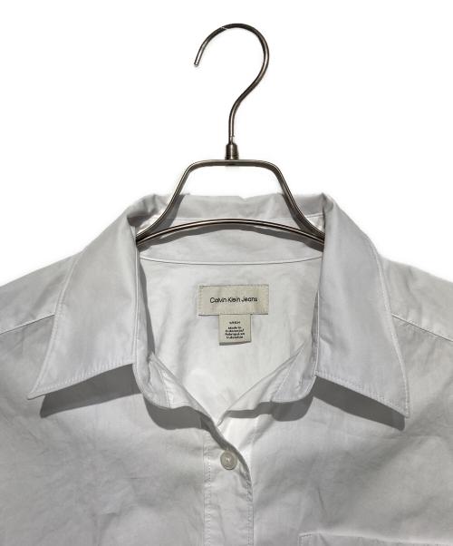 Calvin Klein Jeans（カルバンクラインジーンズ）Calvin Klein Jeans (カルバンクラインジーンズ) コットンポプリンクロップドシャツ ホワイト サイズ:Mの古着・服飾アイテム