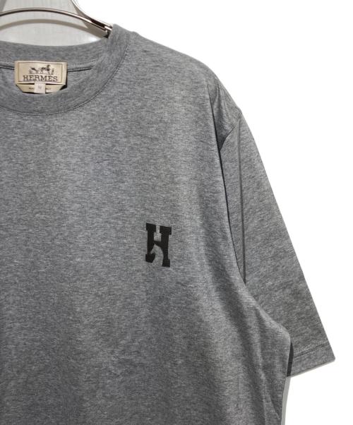 HERMES（エルメス）HERMES (エルメス) Tシャツ ミニレザーパッチ  アッシュヴァル グレー サイズ:Mの古着・服飾アイテム