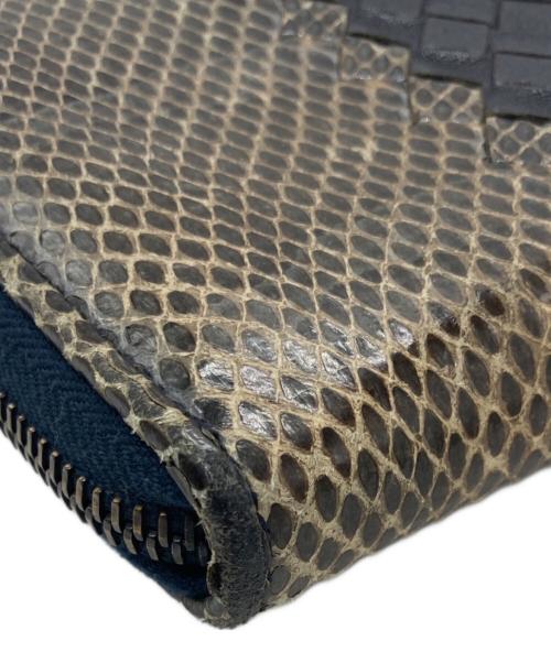 BOTTEGA VENETA（ボッテガベネタ）BOTTEGA VENETA (ボッテガベネタ) イントレチャート切替ラウンドジップウォレット ベージュ×ネイビーの古着・服飾アイテム