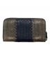 BOTTEGA VENETA（ボッテガベネタ）の古着「イントレチャート切替ラウンドジップウォレット」｜ベージュ×ネイビー