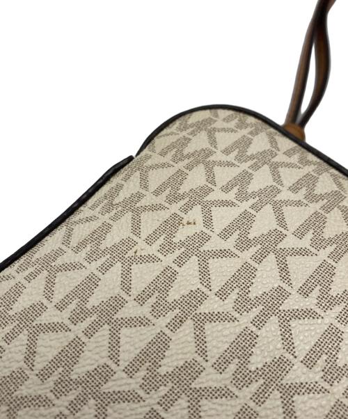 MICHAEL KORS（マイケルコース）MICHAEL KORS (マイケルコース) ショルダーバッグ ベージュの古着・服飾アイテム