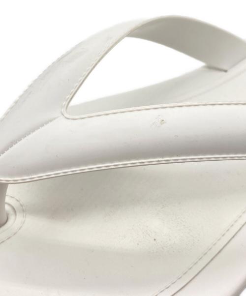 Maison Margiela（メゾンマルジェラ）Maison Margiela (メゾンマルジェラ) Tabi トングサンダル ホワイト サイズ:42の古着・服飾アイテム