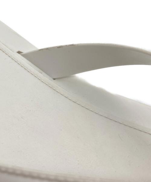 Maison Margiela（メゾンマルジェラ）Maison Margiela (メゾンマルジェラ) Tabi トングサンダル ホワイト サイズ:42の古着・服飾アイテム