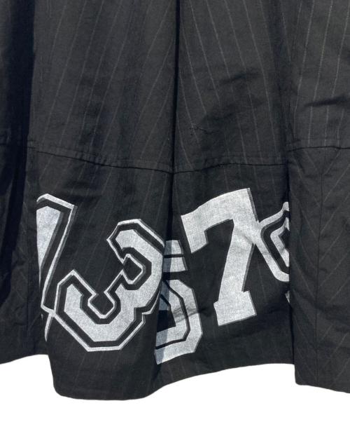 BLACK COMME des GARCONS（ブラックコムデギャルソン）BLACK COMME des GARCONS (ブラックコムデギャルソン) ナンバリングプリントウールスカート ブラック サイズ:Sの古着・服飾アイテム