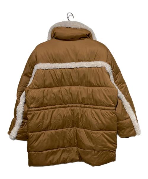 UGG（アグ）UGG (アグ) アマル・プラッシュシーム・パファーコート ベージュ サイズ:Ｓの古着・服飾アイテム