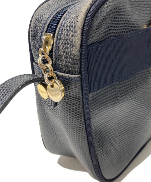 Salvatore Ferragamo（サルヴァトーレ フェラガモ）Salvatore Ferragamo (サルヴァトーレ フェラガモ) ヴァラリボン ショルダーバッグ ネイビーの古着・服飾アイテム