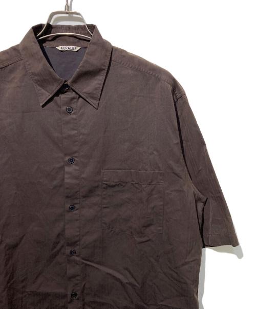 AURALEE（オーラリー）AURALEE (オーラリー) WASHED FINX HERRINGBONE HALF SLEEVED SHIRTS ブラウン サイズ:5の古着・服飾アイテム
