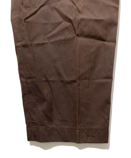 AURALEE（オーラリー）AURALEE (オーラリー) WASHED FINX HERRINGBONE SLACKS ブラウン サイズ:5の古着・服飾アイテム
