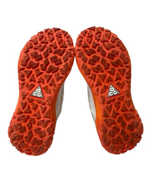 NIKE ACG（ナイキエーシージー）NIKE ACG (ナイキエーシージー) Mountain Fly 2 Low ホワイト×オレンジ サイズ:26cmの古着・服飾アイテム