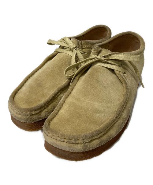 CLARKS（クラークス）CLARKS (クラークス) ワラビーシューズ ベージュ サイズ:26.5の古着・服飾アイテム