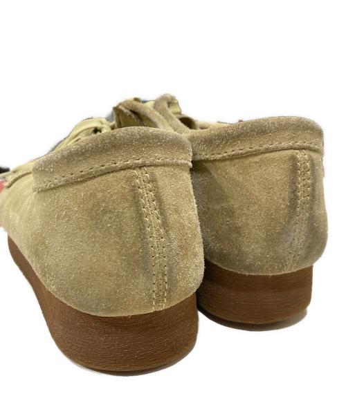 CLARKS（クラークス）CLARKS (クラークス) ワラビーシューズ ベージュ サイズ:26.5の古着・服飾アイテム
