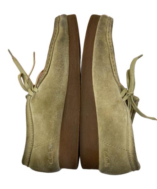 CLARKS（クラークス）CLARKS (クラークス) ワラビーシューズ ベージュ サイズ:26.5の古着・服飾アイテム