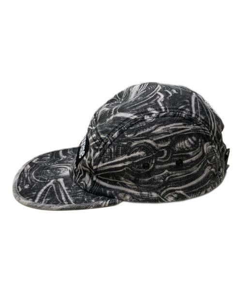 SUPREME（シュプリーム）Supreme (シュプリーム) H.R. Giger Camp Cap / エイチ・アール・ギーガー キャンプ キャップ ブラックの古着・服飾アイテム