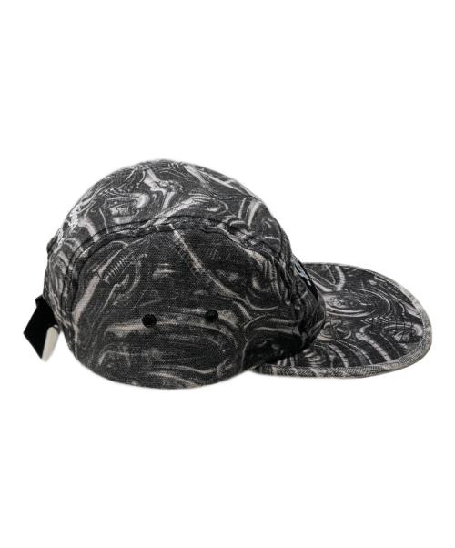 SUPREME（シュプリーム）Supreme (シュプリーム) H.R. Giger Camp Cap / エイチ・アール・ギーガー キャンプ キャップ ブラックの古着・服飾アイテム
