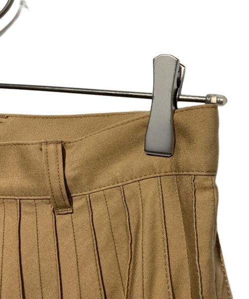 sacai（サカイ）sacai (サカイ) CarHartt (カーハート) WIP PLEATED SKIRT ベージュの古着・服飾アイテム