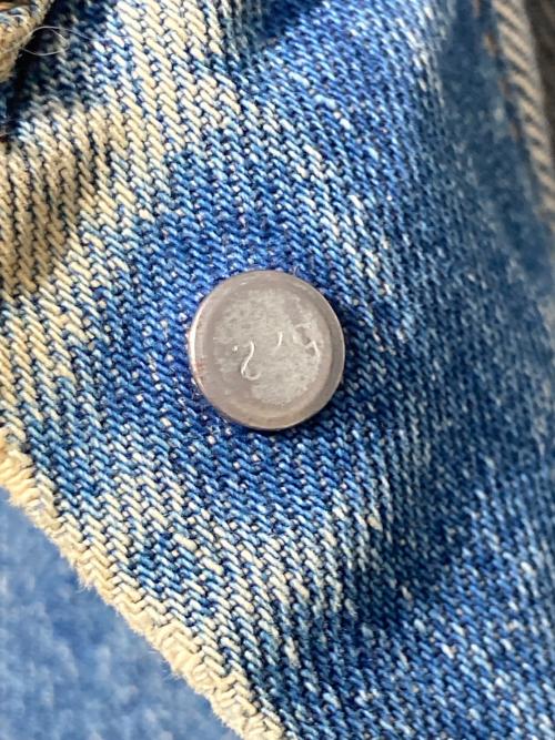 LEVI'S（リーバイス）LEVI'S (リーバイス) 4thデニムトラッカージャケット インディゴ サイズ:40の古着・服飾アイテム