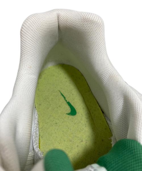 NIKE（ナイキ）NIKE (ナイキ) スニーカー ホワイト×グリーン サイズ:26.5の古着・服飾アイテム
