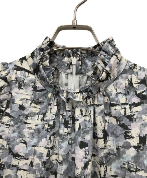 TIARA（ティアラ）TIARA (ティアラ) フリルネックカラーペイントワンピース グレー サイズ:ＦＲＥＥの古着・服飾アイテム