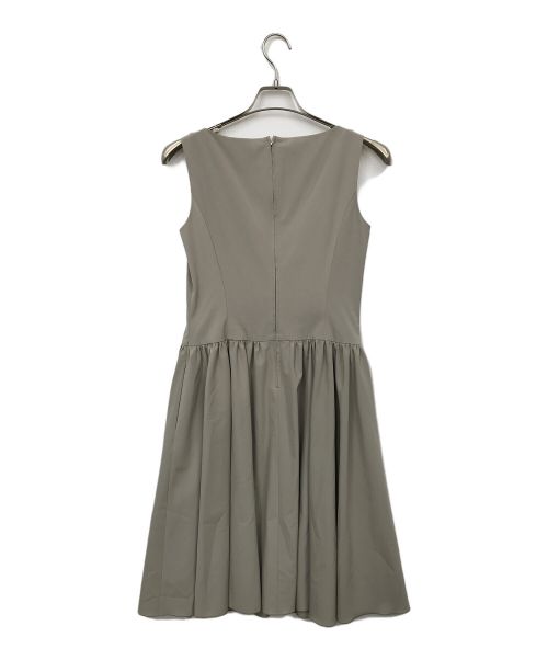 FOXEY NEWYORK（フォクシーニューヨーク）FOXEY NEWYORK (フォクシーニューヨーク) ノースリーブワンピース ベージュ サイズ:38の古着・服飾アイテム