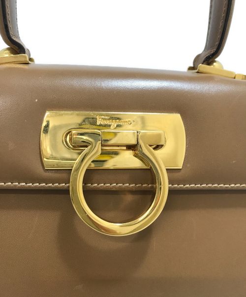 Salvatore Ferragamo（サルヴァトーレ フェラガモ）Salvatore Ferragamo (サルヴァトーレ フェラガモ) ガンチーニハンドバッグ ブラウン サイズ:-の古着・服飾アイテム