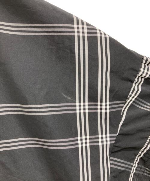 UNITED ARROWS TOKYO（ユナイテッドアローズトウキョウ）UNITED ARROWS TOKYO (ユナイテッドアローズトウキョウ) タフタステッチペプラムブラウス ブラック サイズ:　の古着・服飾アイテム