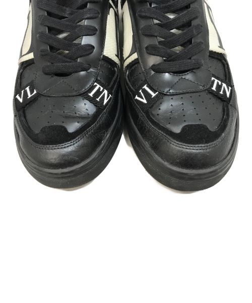 VALENTINO GARAVANI（ヴァレンティノ・ガラヴァーニ）VALENTINO GARAVANI (ヴァレンティノ・ガラヴァーニ) ローカットスニーカー ブラック サイズ:40の古着・服飾アイテム