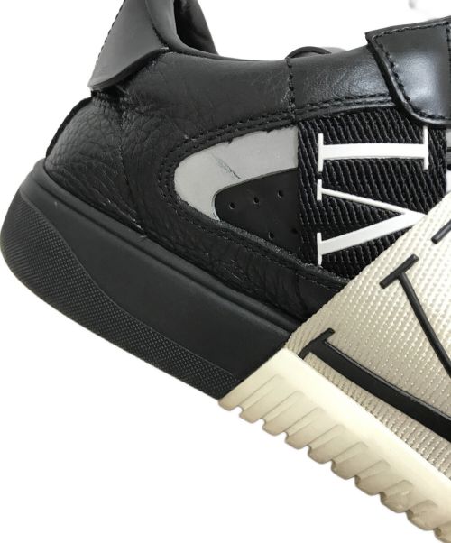 VALENTINO GARAVANI（ヴァレンティノ・ガラヴァーニ）VALENTINO GARAVANI (ヴァレンティノ・ガラヴァーニ) ローカットスニーカー ブラック サイズ:40の古着・服飾アイテム