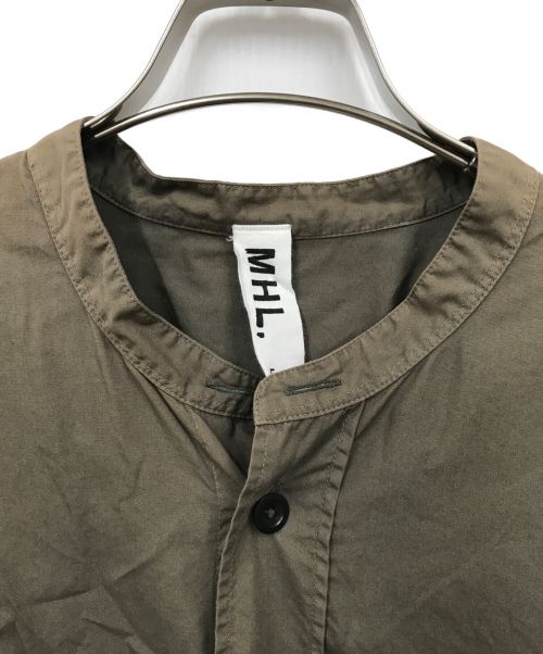 MHL（エムエイチエル）MHL (エムエイチエル) ノーカラーシャツ オリーブ サイズ:Lの古着・服飾アイテム