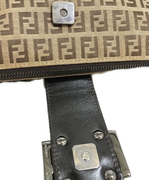 FENDI（フェンディ）FENDI (フェンディ) マンバケット ベージュの古着・服飾アイテム
