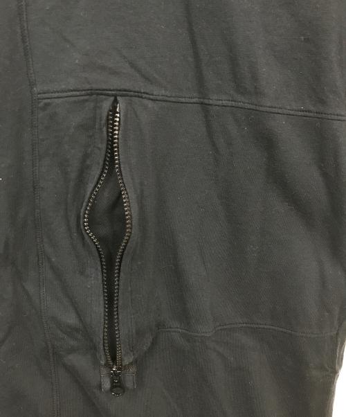 STONE ISLAND（ストーンアイランド）STONE ISLAND (ストーンアイランド) ジップポケットTシャツ ブラック サイズ:Sの古着・服飾アイテム