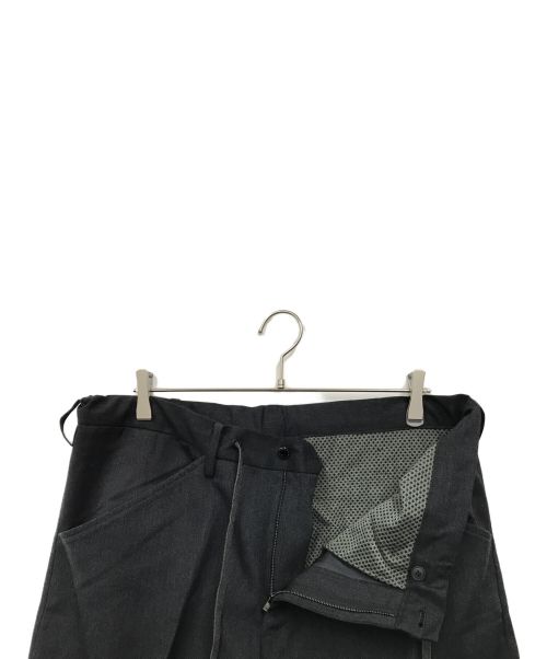 FUMITO GANRYU（フミトガンリュウ）FUMITO GANRYU (フミトガンリュウ) POKETS KRUTA SLACKS グレー サイズ:3の古着・服飾アイテム