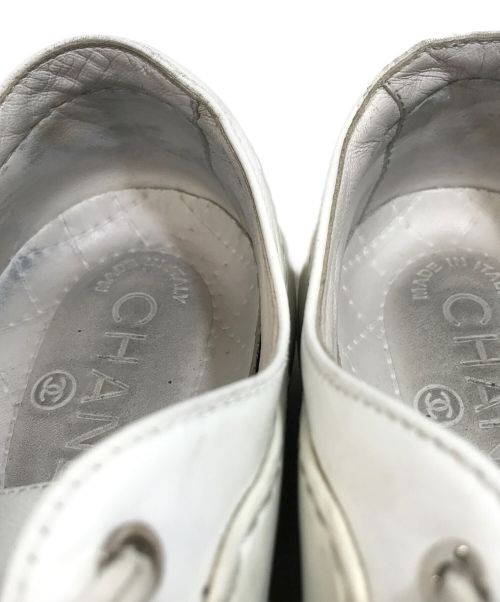 CHANEL（シャネル）CHANEL (シャネル) ココマークレザーラバーローカットスニーカー ホワイト サイズ:37の古着・服飾アイテム