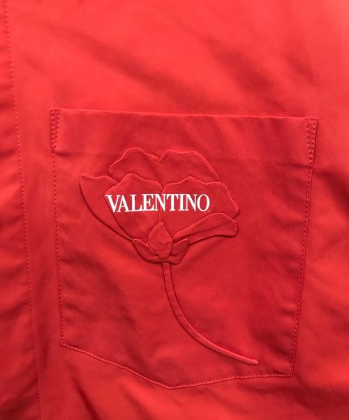 VALENTINO（ヴァレンティノ）VALENTINO (ヴァレンティノ) ダブルスリーブコーチジャケット レッド サイズ:46の古着・服飾アイテム