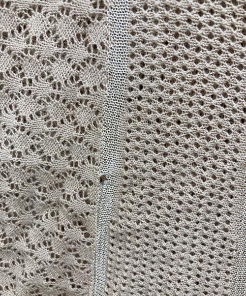 anuans（アニュアンス）anuans (アニュアンス) アシメティアード透かし編みニットワンピース ベージュ サイズ:Freeの古着・服飾アイテム