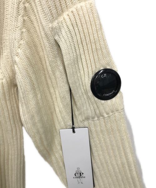 C.P COMPANY（シーピーカンパニー）C.P COMPANY (シーピーカンパニー) ニット ベージュ サイズ:50 未使用品の古着・服飾アイテム