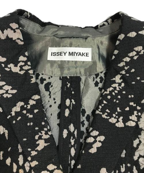 ISSEY MIYAKE（イッセイミヤケ）ISSEY MIYAKE (イッセイミヤケ) ジャガードジャケット ネイビー サイズ:2の古着・服飾アイテム