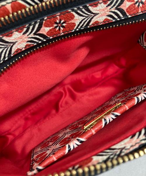 MIU MIU（ミュウミュウ）MIU MIU (ミュウミュウ) ショルダーバッグ ピンクの古着・服飾アイテム