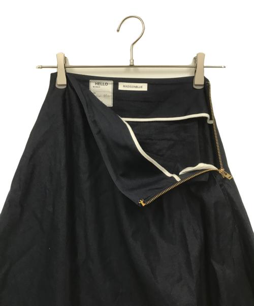 MADISON BLUE（マディソンブルー）MADISON BLUE (マディソンブルー) MAXI FLARE BACK SATIN スカート ネイビー サイズ:01の古着・服飾アイテム