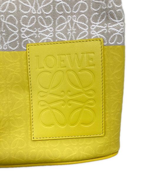 LOEWE（ロエベ）LOEWE (ロエベ) Paula's Ibiza Oblong Pouch ベージュの古着・服飾アイテム