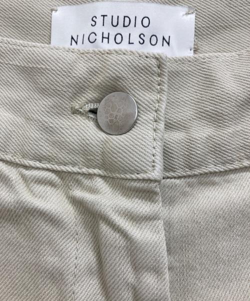 STUDIO NICHOLSON（スタジオ ニコルソン）STUDIO NICHOLSON (スタジオ ニコルソン) wide crop pant ベージュの古着・服飾アイテム