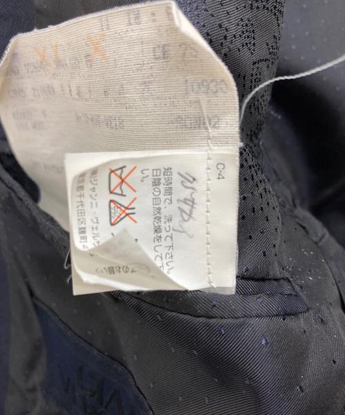 GIANNI VERSACE（ジャンニ・ヴェルサーチ）GIANNI VERSACE (ジャンニ・ヴェルサーチ) 2Bセットアップスーツ ネイビー サイズ:46の古着・服飾アイテム