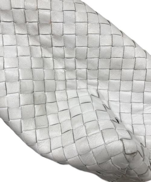 BOTTEGA VENETA（ボッテガベネタ）BOTTEGA VENETA (ボッテガベネタ) ハンドポーチ ホワイトの古着・服飾アイテム
