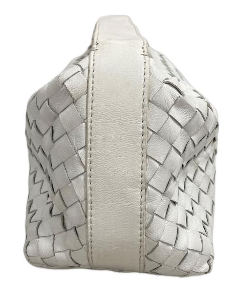 BOTTEGA VENETA（ボッテガベネタ）BOTTEGA VENETA (ボッテガベネタ) ハンドポーチ ホワイトの古着・服飾アイテム