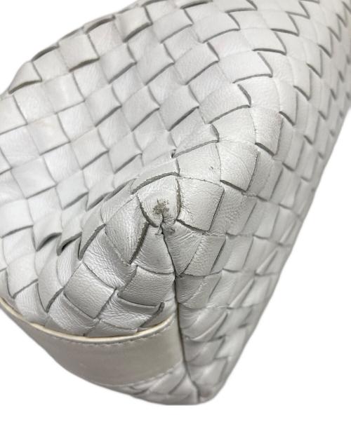 BOTTEGA VENETA（ボッテガベネタ）BOTTEGA VENETA (ボッテガベネタ) ハンドポーチ ホワイトの古着・服飾アイテム