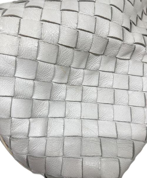 BOTTEGA VENETA（ボッテガベネタ）BOTTEGA VENETA (ボッテガベネタ) ハンドポーチ ホワイトの古着・服飾アイテム