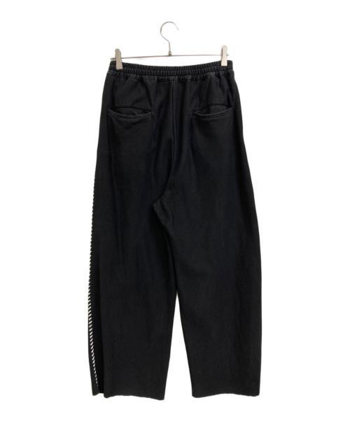 MAISON SPECIAL（メゾンスペシャル）MAISON SPECIAL (メゾンスペシャル) ヘビーウェイトスウェットサイドステッチプライムワイドピンタックイージーパンツ ブラックの古着・服飾アイテム