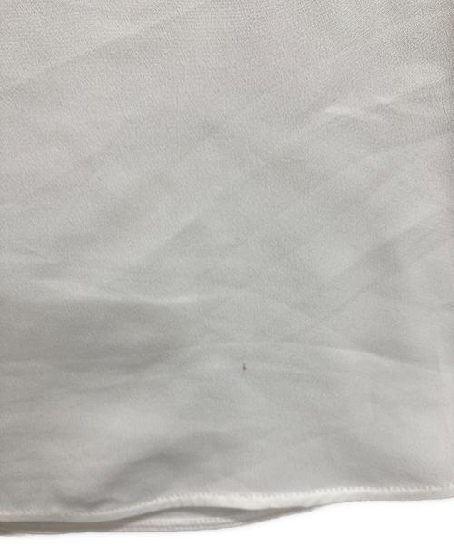 N°21（ヌメロヴェントゥーノ）N°21 (ヌメロヴェントゥーロ) フロントフリルバンドカラーシャツブラウス ホワイト サイズ:42の古着・服飾アイテム