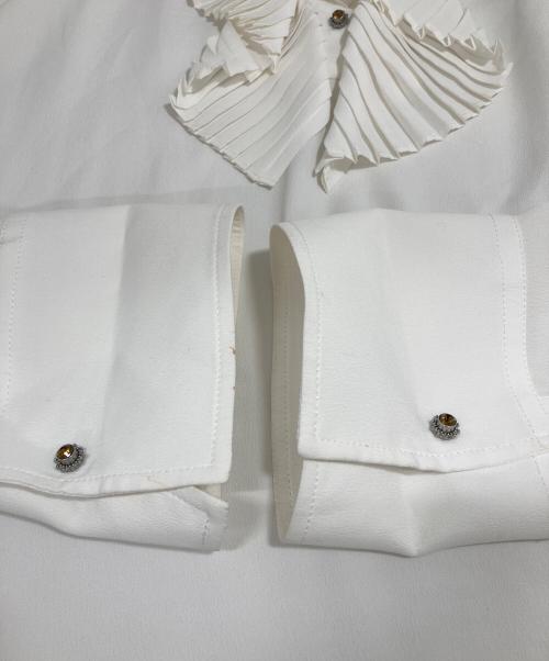 N°21（ヌメロヴェントゥーノ）N°21 (ヌメロヴェントゥーロ) フロントフリルバンドカラーシャツブラウス ホワイト サイズ:42の古着・服飾アイテム