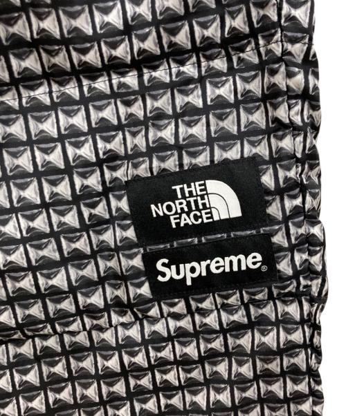 SUPREME（シュプリーム）SUPREME (シュプリーム) THE NORTH FACE (ザ ノース フェイス) Studded Nuptse Pant ホワイト×ブラック サイズ:XLの古着・服飾アイテム